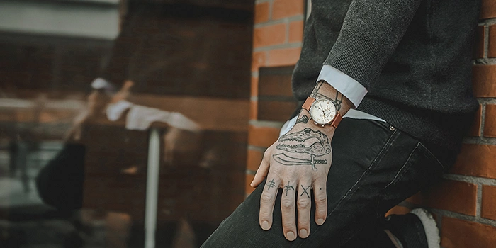 Certina DS Caimano Enkel, klassisk och elegant klocka. Klockans timmar, minuter och sekunder utstrålar skönhet och talar för sig själva. Med traditionella värden från schweizisk klockdesign lämnar denna modell ett subtilt intryck som inte glöms bort.