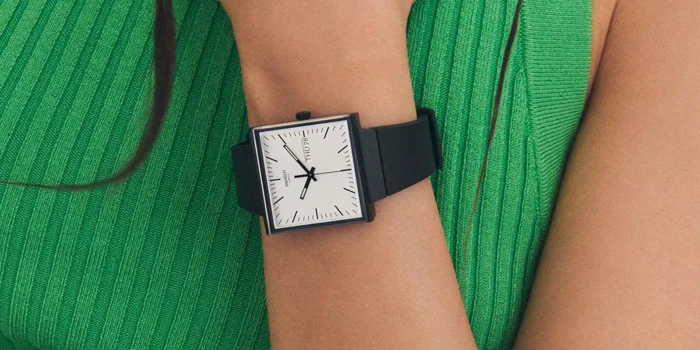 Swatch små Swatch klockor som passar till kvinnor i storlekarna 25mm till 35mm 