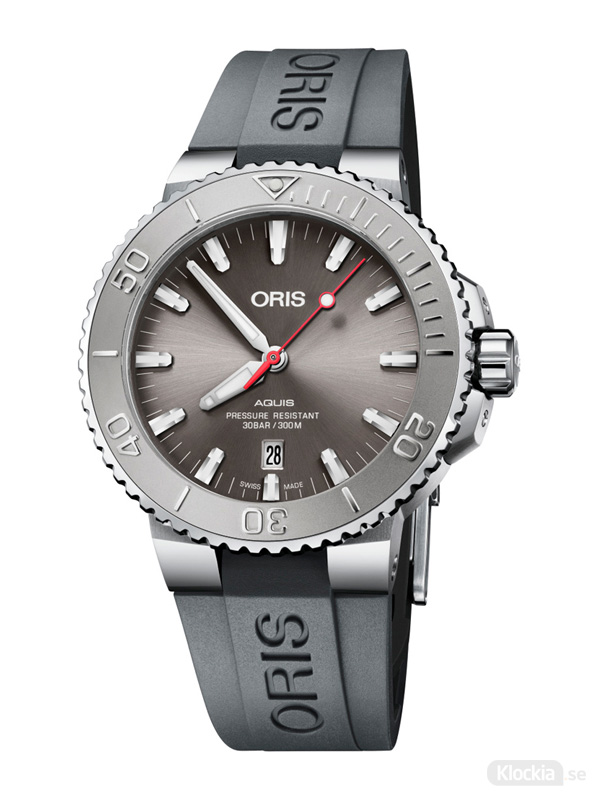 Läs mer om ORIS Aquis Date Relief 43.5mm