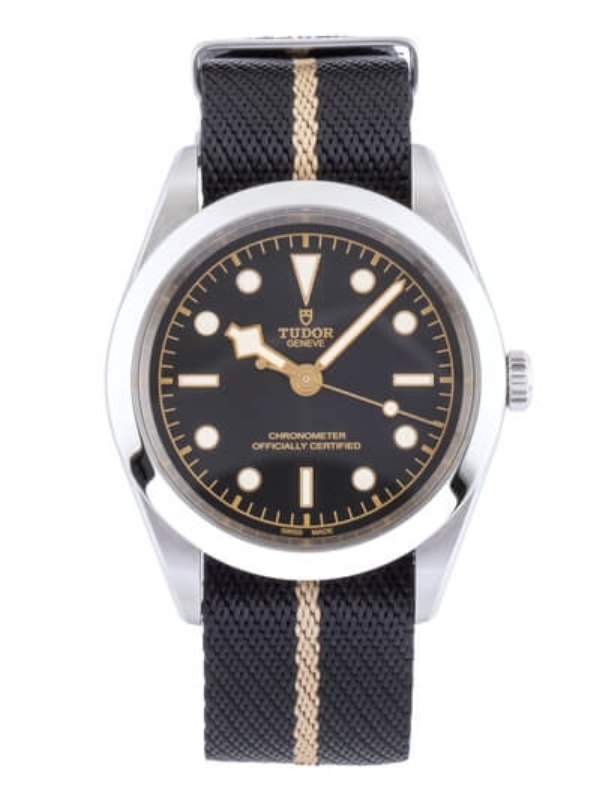 En bild på TUDOR BLACK BAY,  som du kan beställa online hos klockia.se till snabb leverans och bra pris.